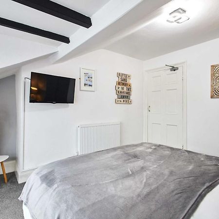 Apartment 4, Khyber Lodge Apartment ウィットビー エクステリア 写真