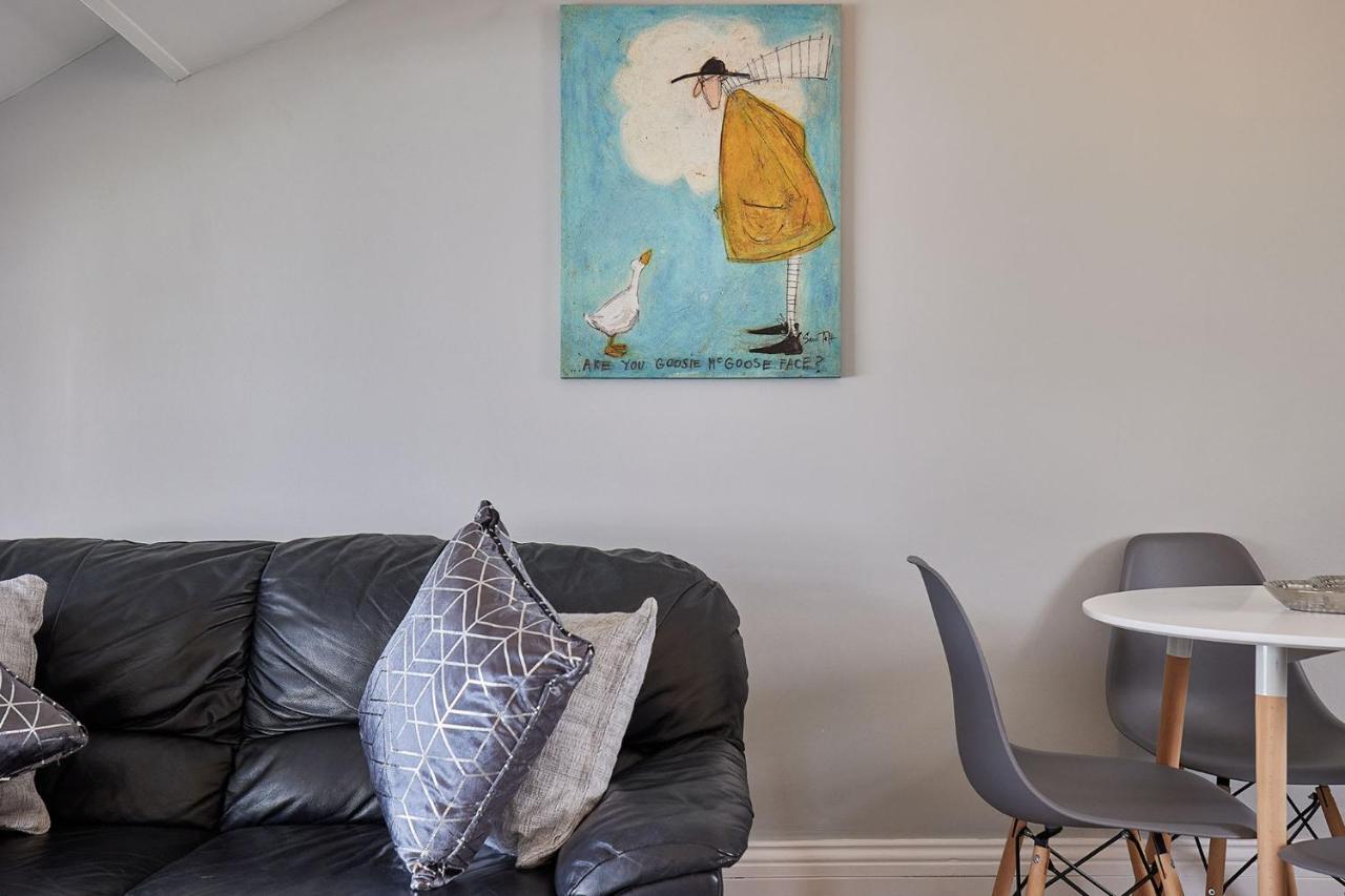 Apartment 4, Khyber Lodge Apartment ウィットビー エクステリア 写真