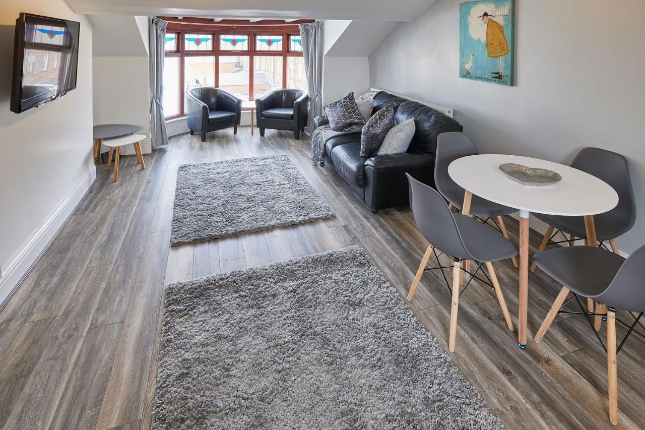 Apartment 4, Khyber Lodge Apartment ウィットビー エクステリア 写真
